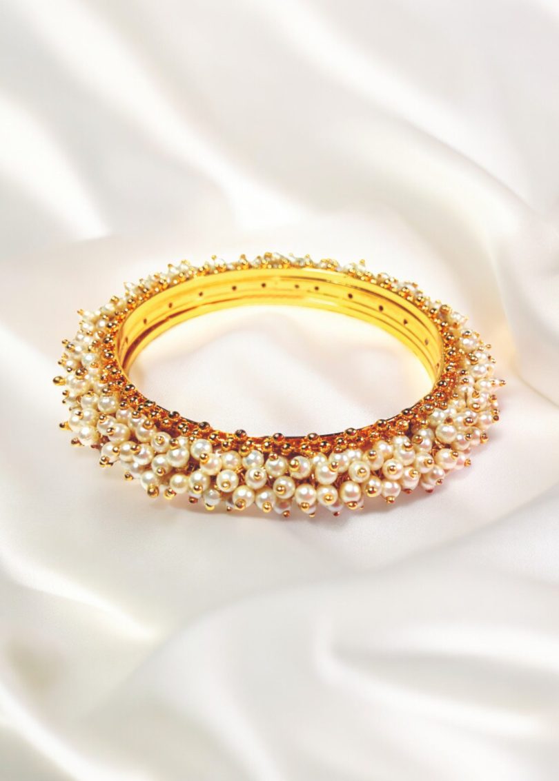 White Sugar bead bangle - Image 2